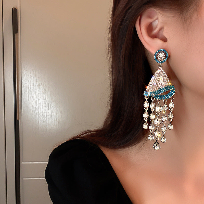 Fashion Exaggerated Design Earrings Temperament Long Style