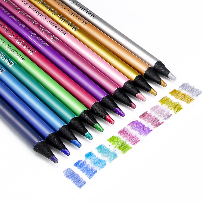 Ensemble de dessins gribouillis aux crayons de couleur créatifs