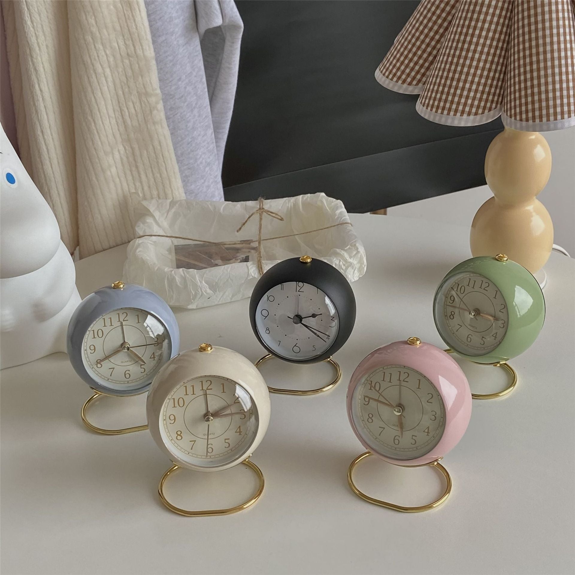 Nordic Style Retro Students Use Desktop Mute Small Alarm Clock