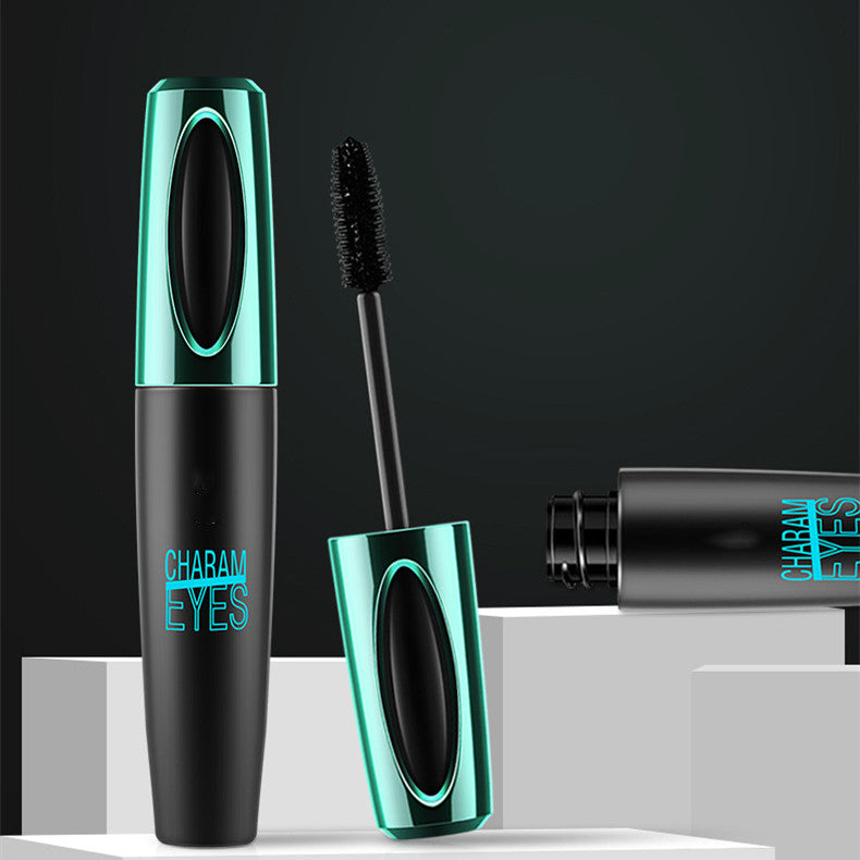 Mascara volume et courbe, anti-bavures et allongeant