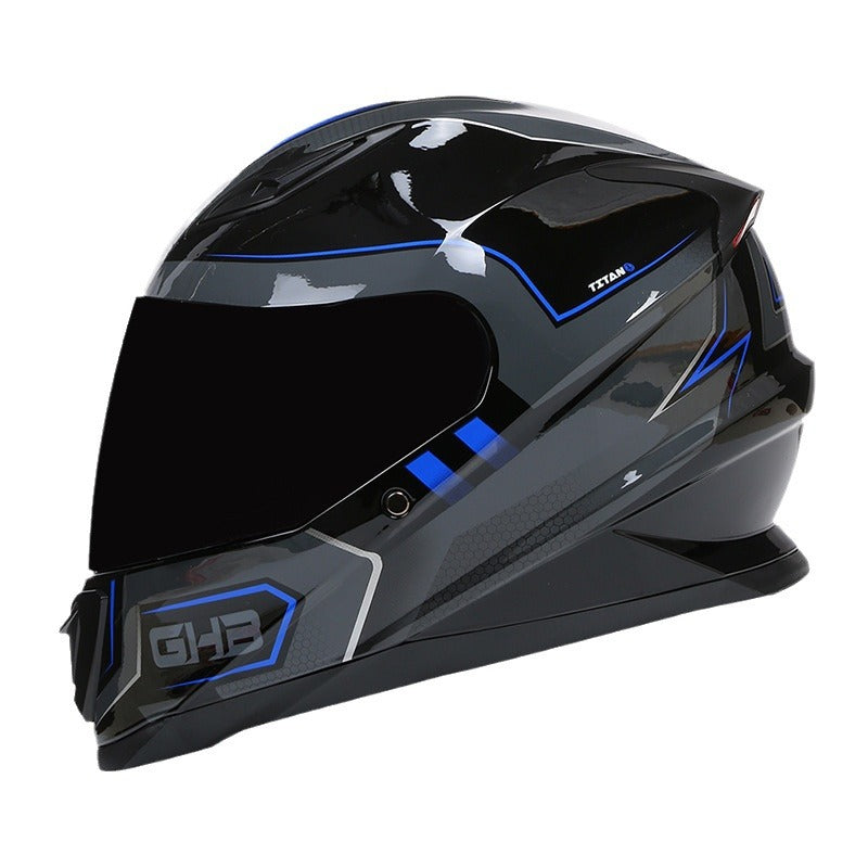 Casque de moto simple et polyvalent