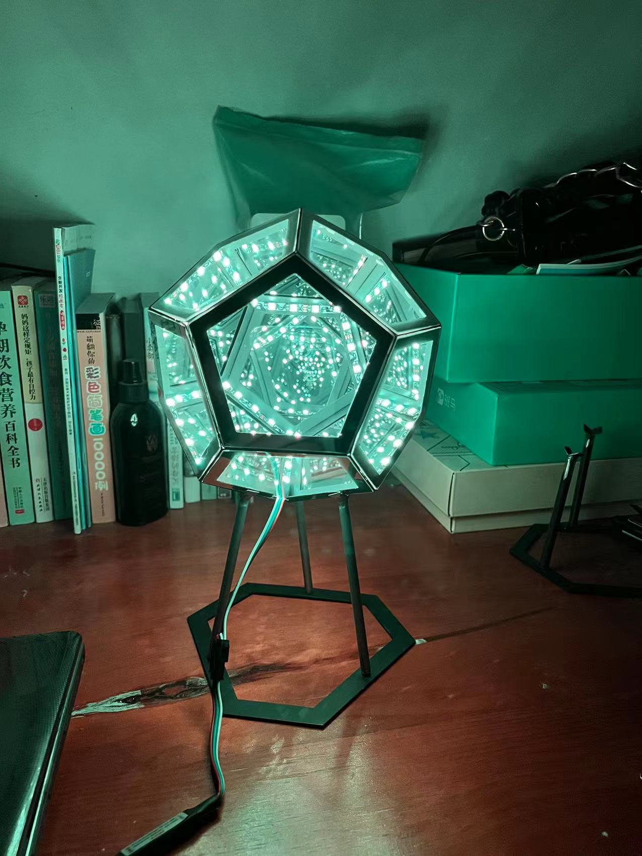 Lampe de nuit créative, cool et illimitée en forme de dodécaèdre, petite, couleur