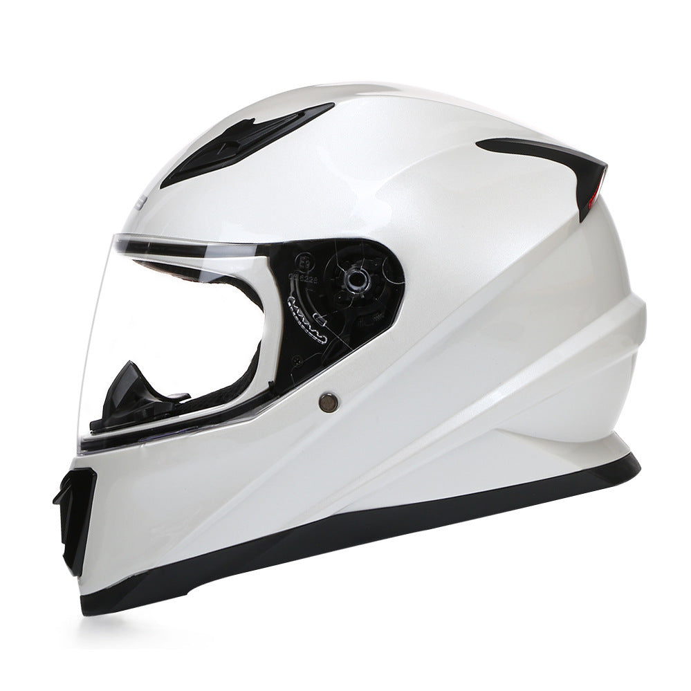 Casque de moto simple et polyvalent