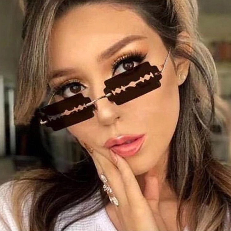 Lunettes de soleil pour femmes sans monture en métal - Découpe