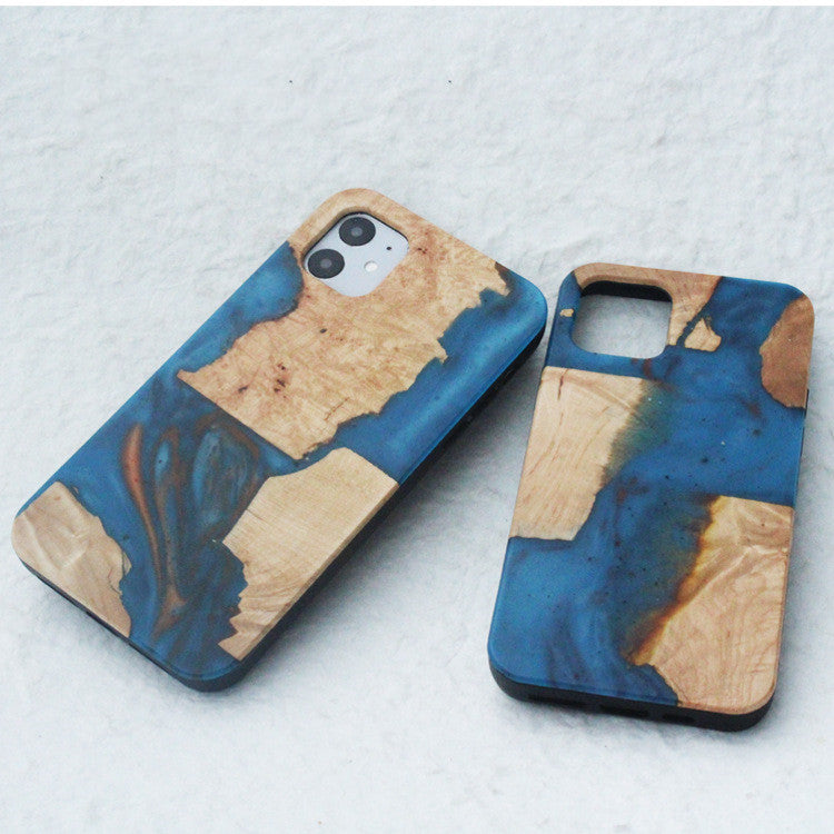 Coque de téléphone en résine et bois cicatrisé