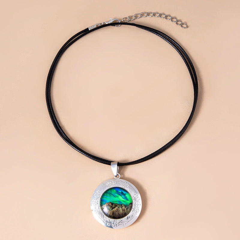 Collier Pendentif Médaillon Montagne Aurore Nébuleuse Collier Cadre Photo en Verre Vintage