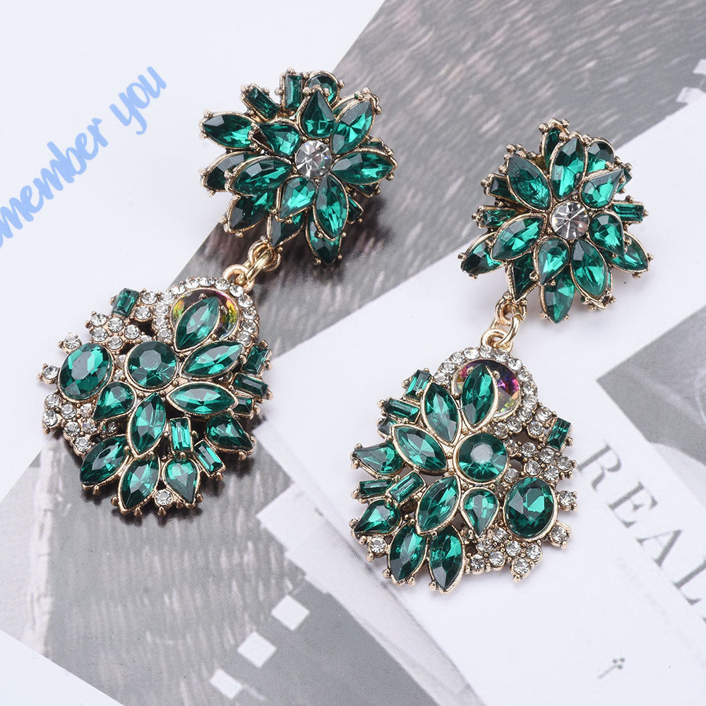 Fashion Retro Light Luxury Women's Necklace And Earrings Set