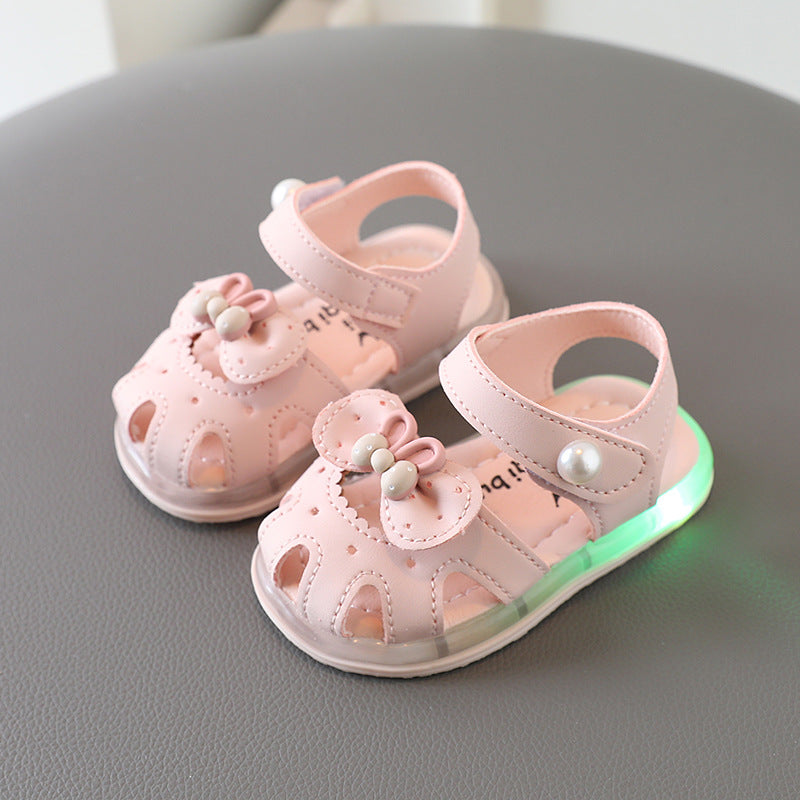 Soft soled toe cap anti slip children's walking shoes
