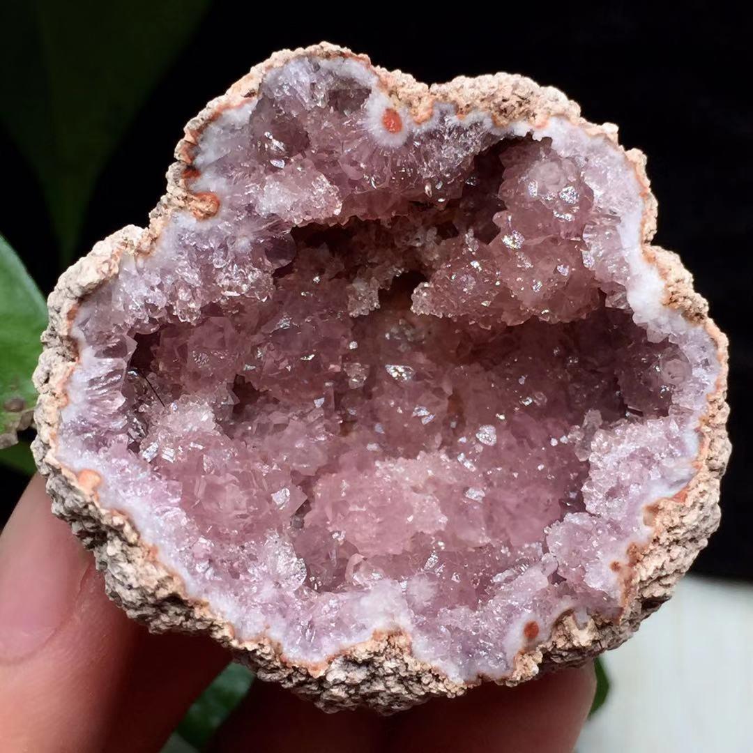 Spécimens de minéraux bruts naturels d'Argentine en forme de grotte de cristal en poudre