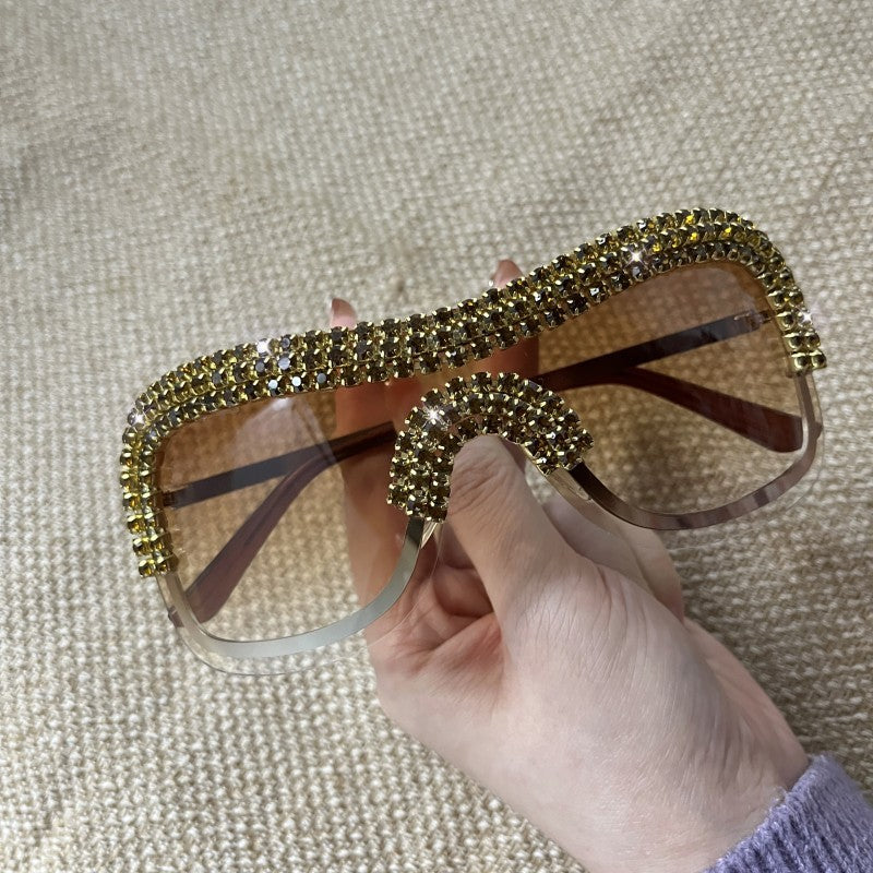 Nouvelles lunettes de soleil tendance pour femmes avec diamants