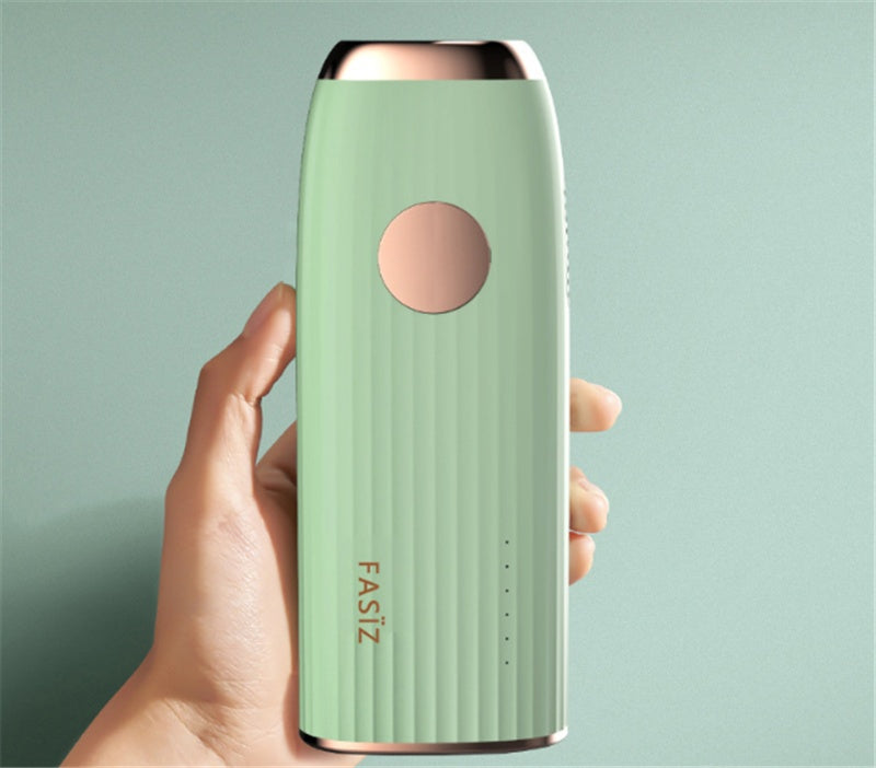 Appareil d'épilation laser pour les parties intimes féminines