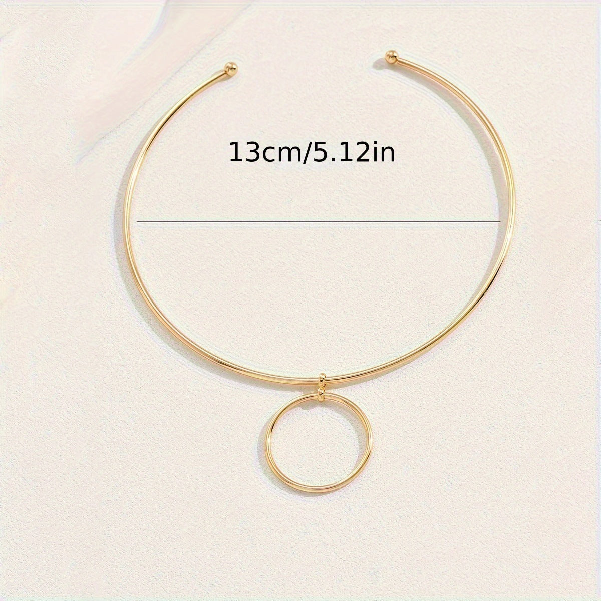 Collier ras de cou pour femme avec grand cercle géométrique en métal