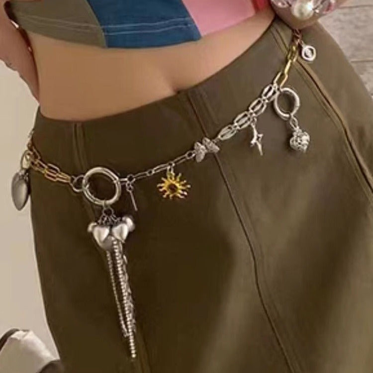Ceinture à pendentif Love Vintage effet vieilli avec chaînes multi-éléments style Punk