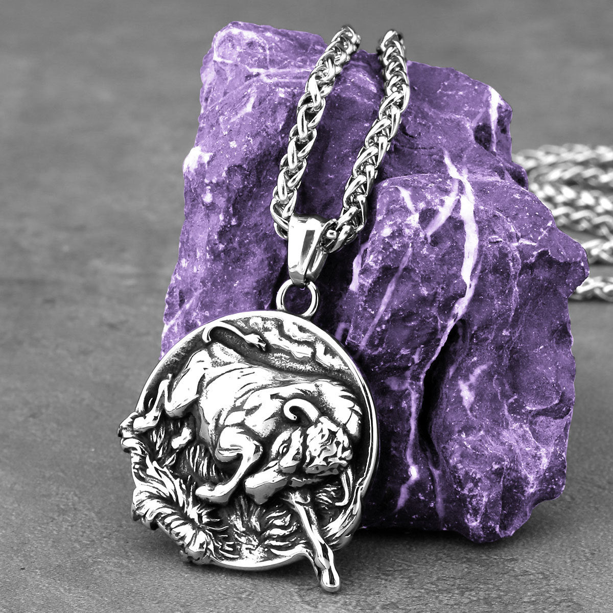 Men's Vintage Animal Collision Bull Titanium Steel Pendant Necklace