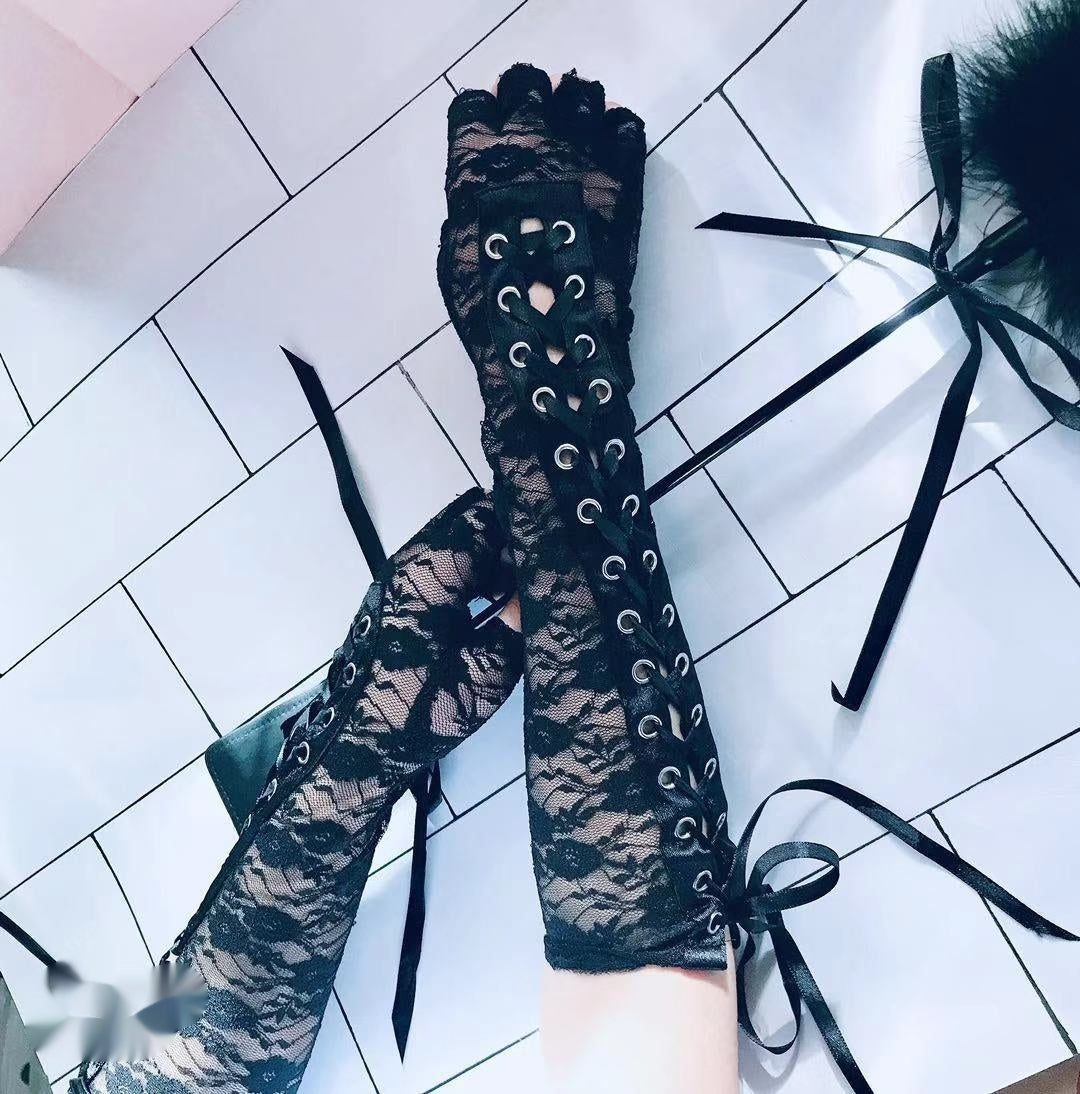 Gants en dentelle à lanières, personnalité charmante