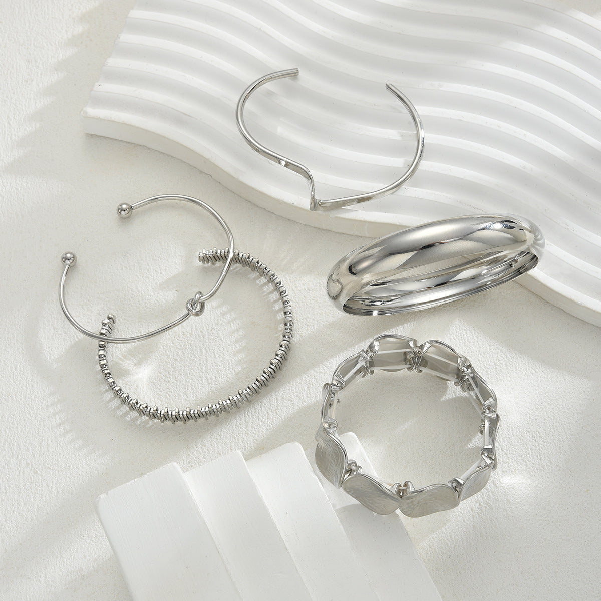 Bracelet Chaîne Rétro Minimaliste Pour Femmes Design Ouvert Style Mixte Tendance