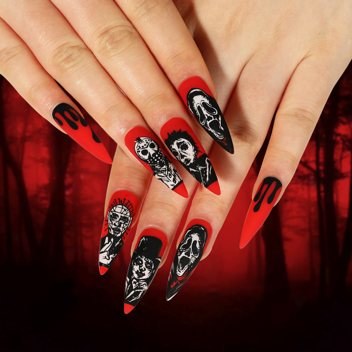 Manucure d'Halloween Européenne et Américaine Rouge avec Pointe d'Ongle Portrait Grimace Crâne Noir Contrastant