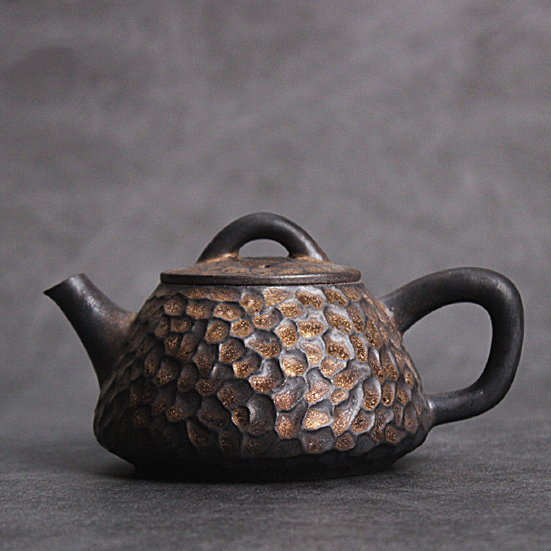 Théière en céramique noire et or à la japonaise, effet martelé