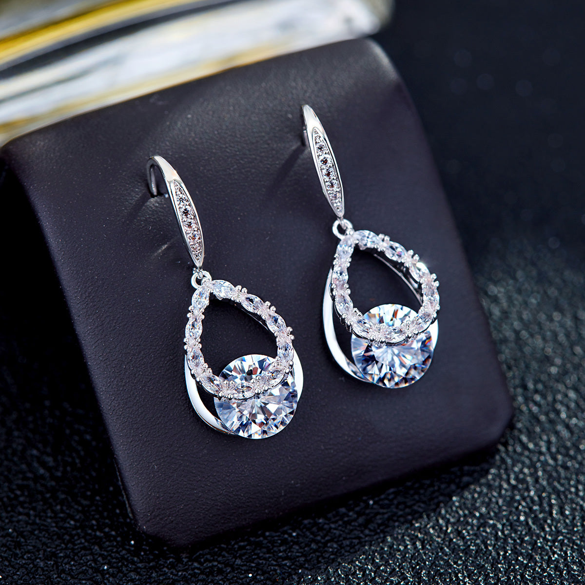 High-end Niche Earrings Female Temperament Long Earrings