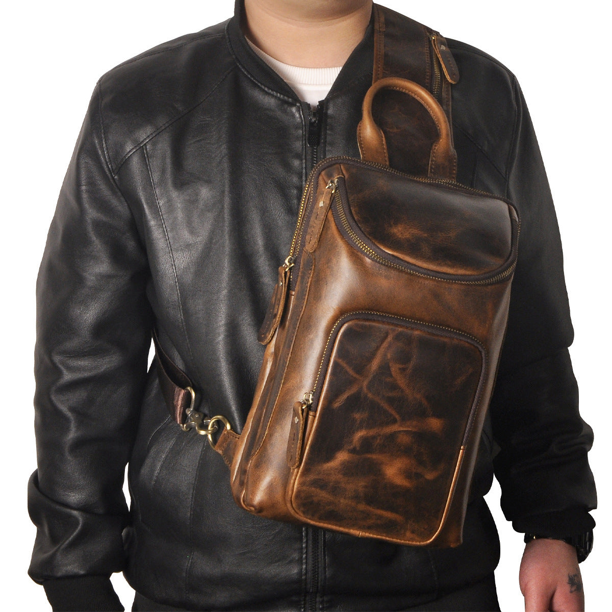 Sac de poitrine rétro pour homme en cuir de vachette « Crazy Horse »