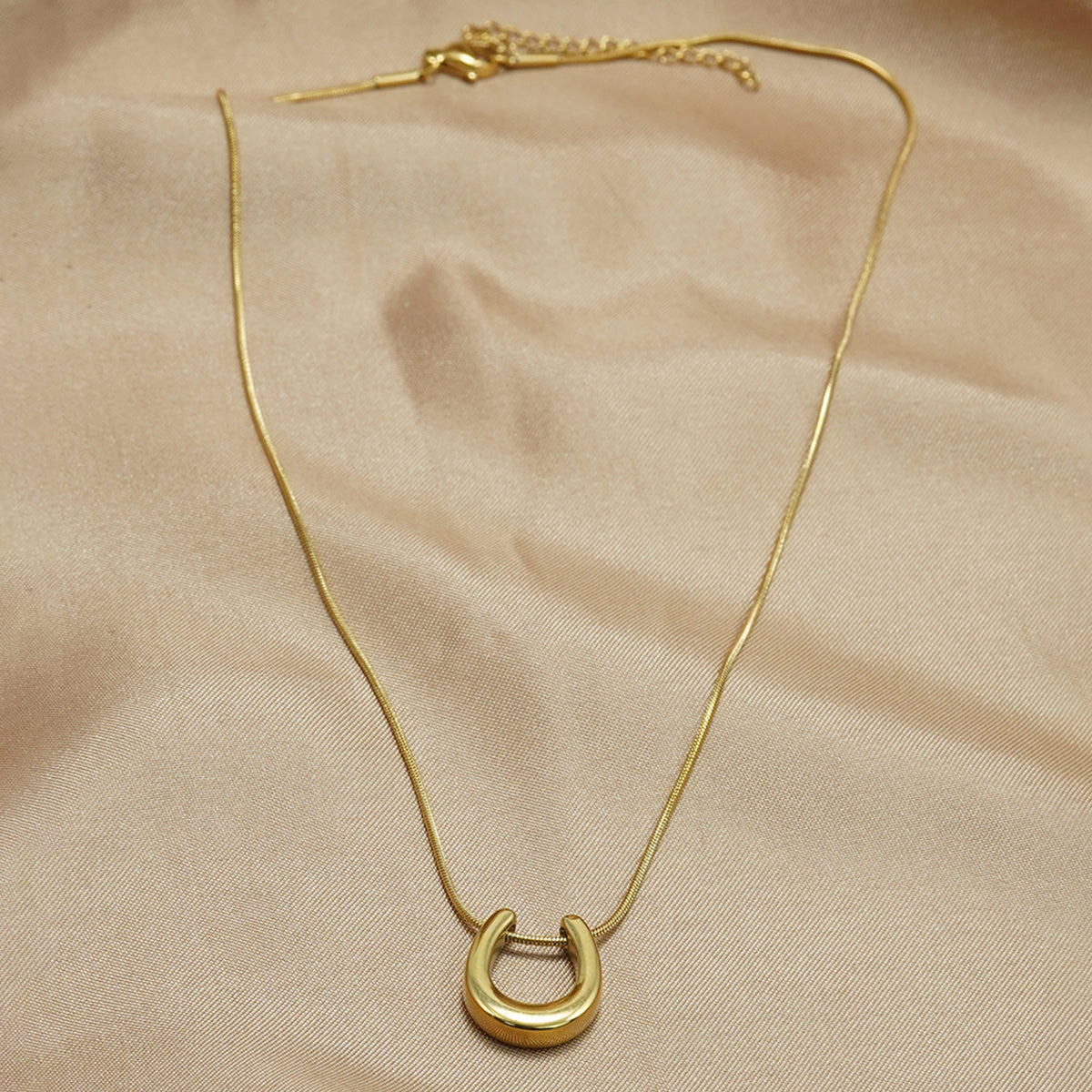 Lxalry 18K Gold Plated Stainless Steel Necklace Modern Minimalist Hypoallergenic Jewelry Tarnish Free Skin Safe Gift For Women Wife Mom Everyday Special Occasion Luxury