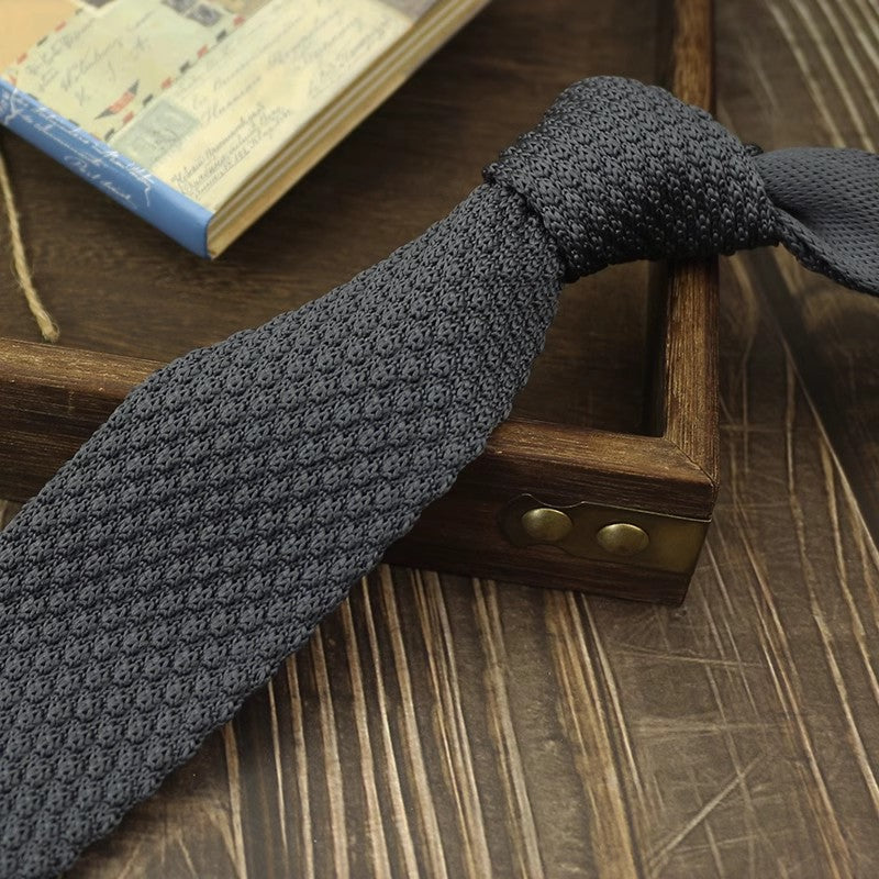 Cravate Tricotée Fine en Laine Style Universitaire pour Hommes et Femmes