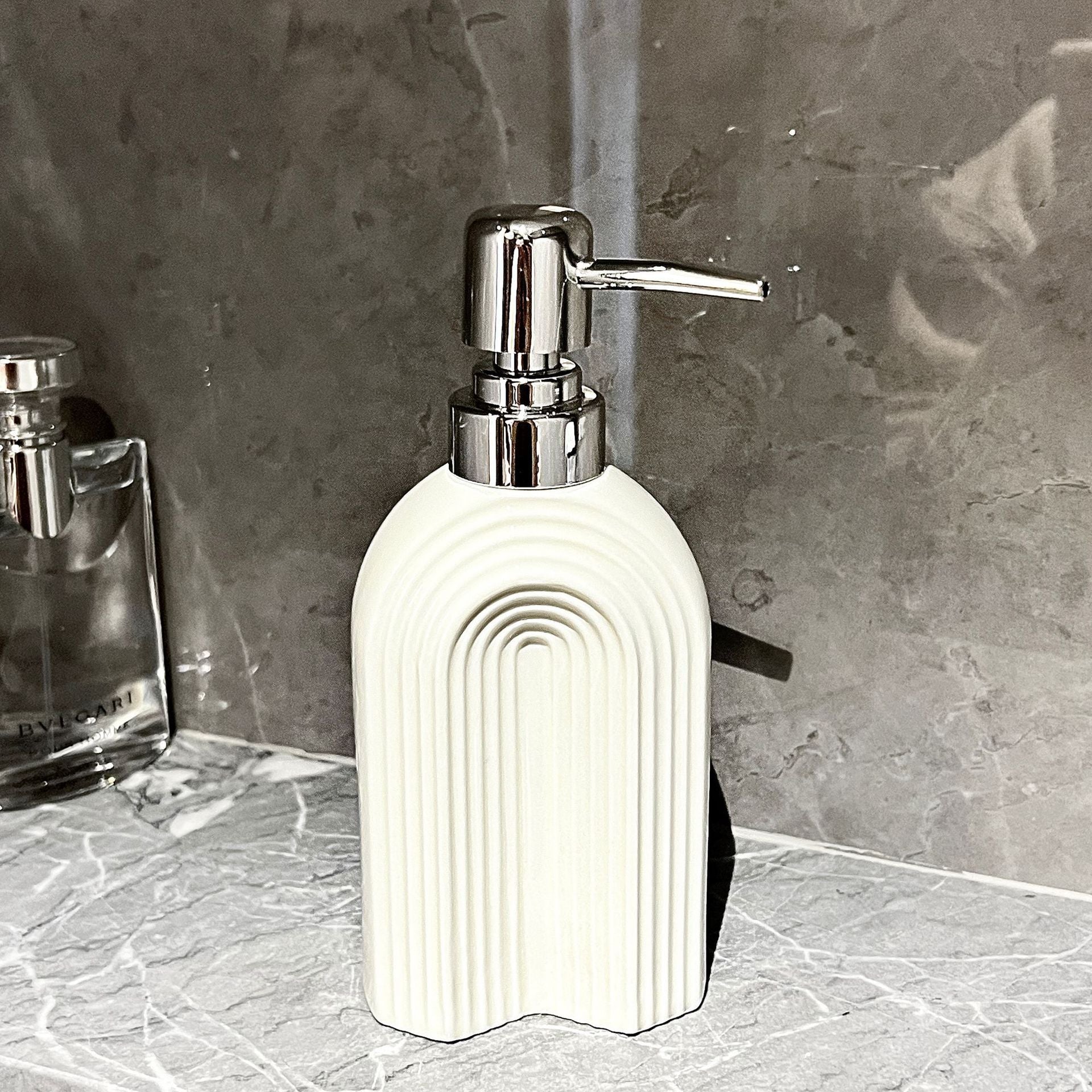 Bouteille de voyage en céramique de grande capacité pour shampoing et gel douche