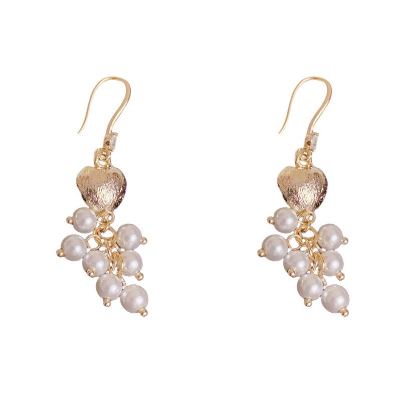 European And American Exaggerated Metal Heart Pearl Tassel Ear Hook