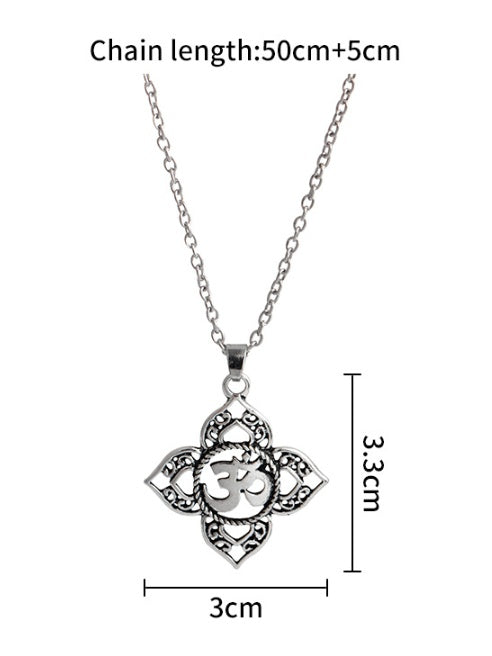 Openwork necklace short sweater chain