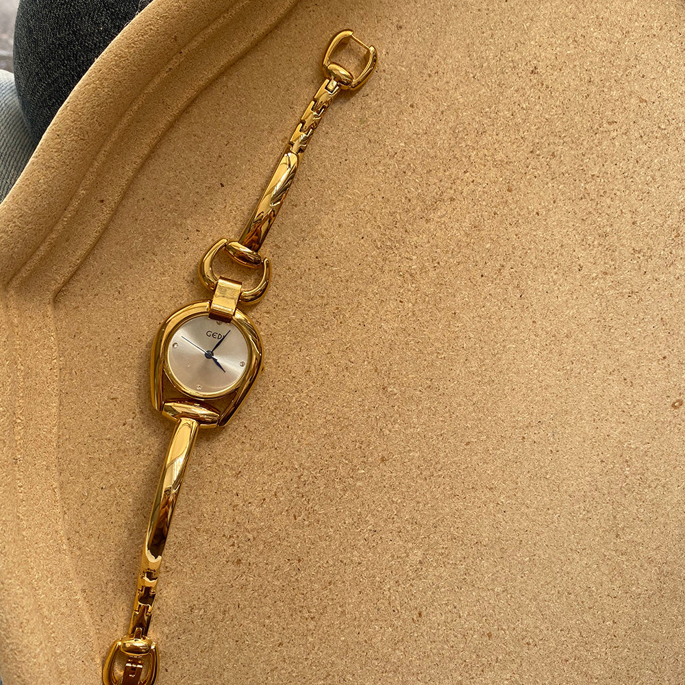 Metal chain quartz watch