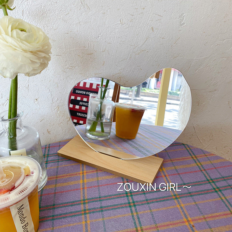 Irregular makeup mirror