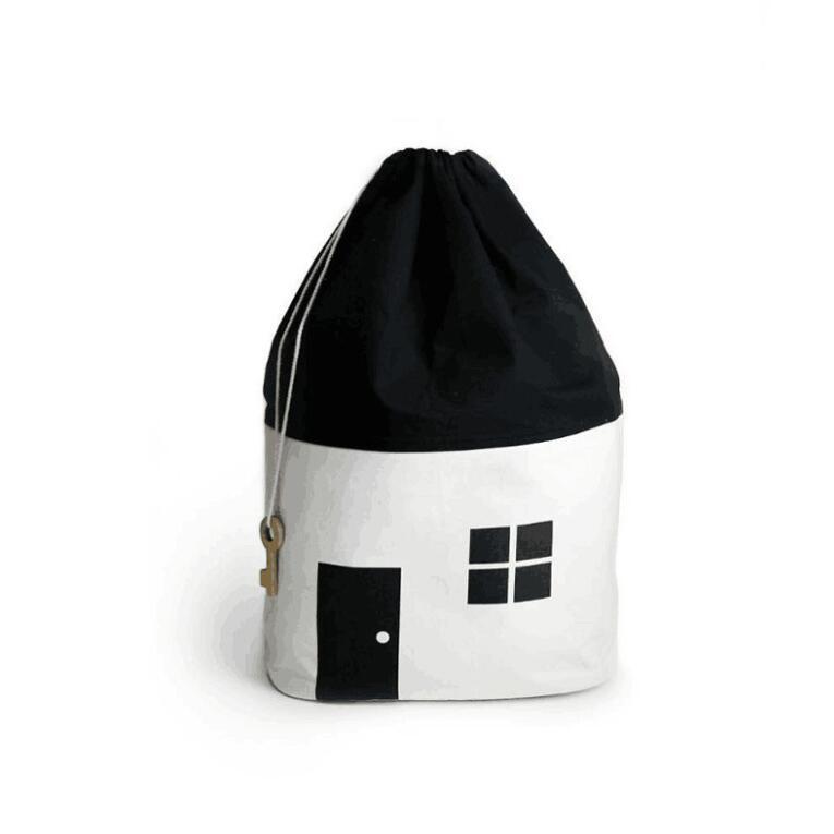 Storage bag with zipper pocket