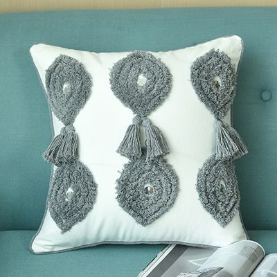 Hand-tufted pillowcase