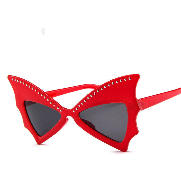 Lunettes de soleil cloutées chauve-souris