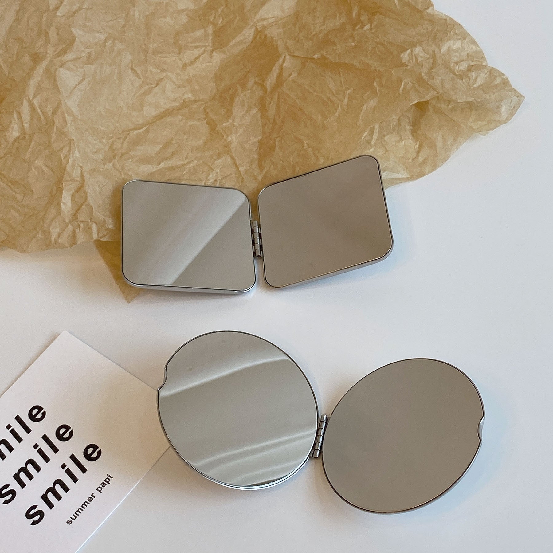 Simple Double-Sided Makeup Mirror Portable Stainless Steel Small Handheld Makeup Mirror