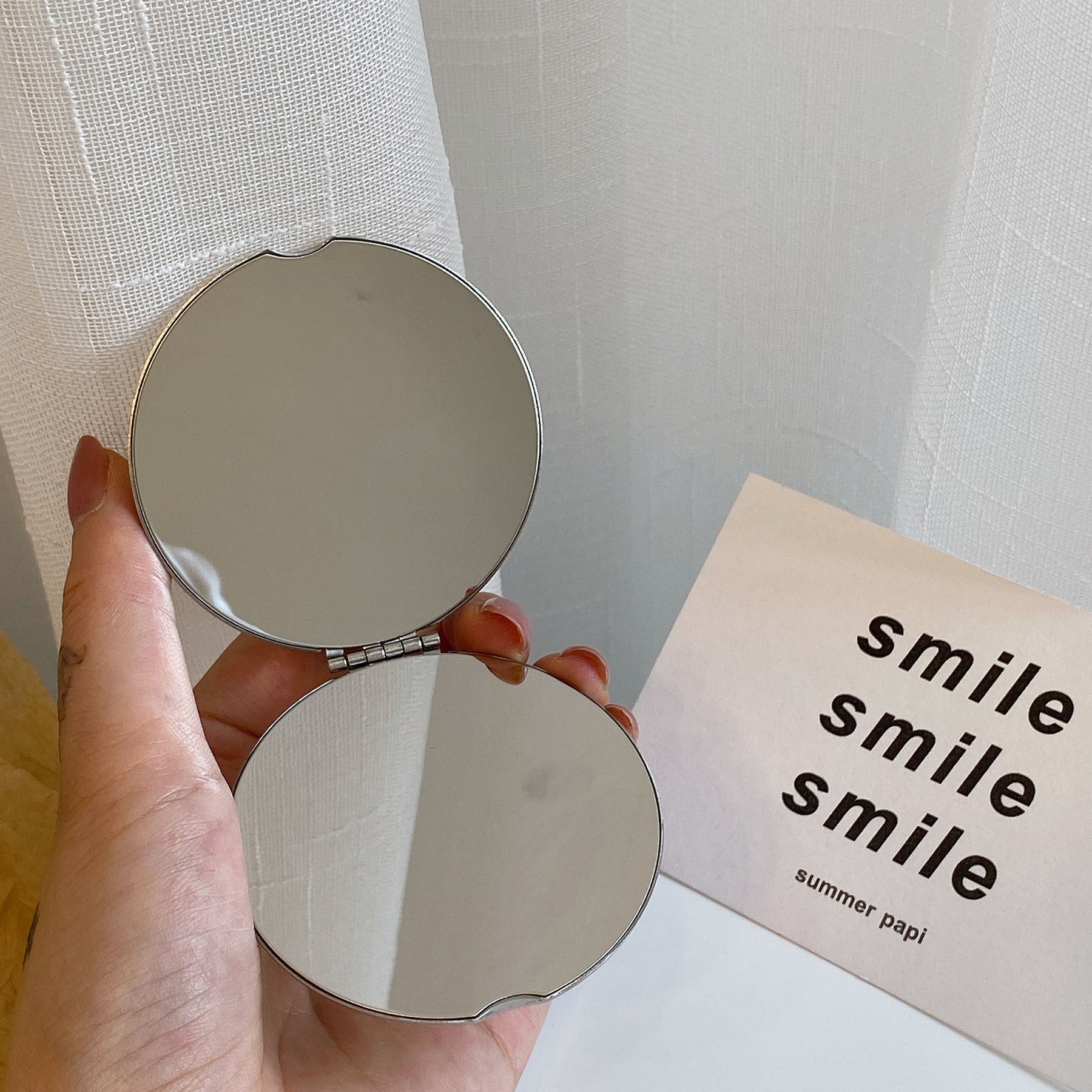 Simple Double-Sided Makeup Mirror Portable Stainless Steel Small Handheld Makeup Mirror