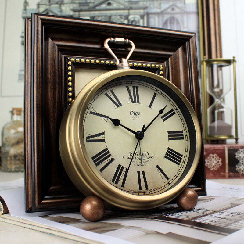 Alarm Clock Creative Silent Clock Retro European-style Clock Pendulum