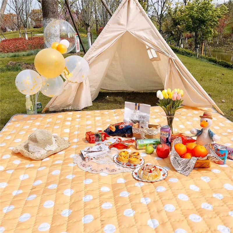 Net Red Black And White Wave Point Outdoor Moisture-Proof Mat Picnic Mat Lawn Cloth Girlfriends Spring Outing Mat Tent Beach Waterproof