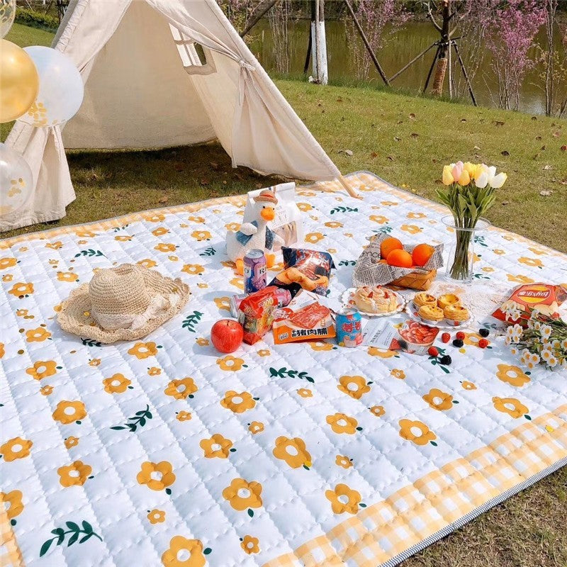 Net Red Black And White Wave Point Outdoor Moisture-Proof Mat Picnic Mat Lawn Cloth Girlfriends Spring Outing Mat Tent Beach Waterproof