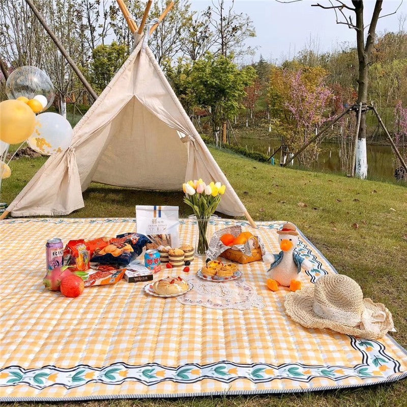 Net Red Black And White Wave Point Outdoor Moisture-Proof Mat Picnic Mat Lawn Cloth Girlfriends Spring Outing Mat Tent Beach Waterproof
