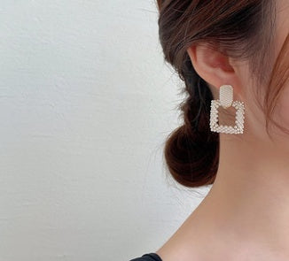 Temperament Pearl Earrings Female Earrings Korean Net Red Fashion High-End Atmosphere Earrings