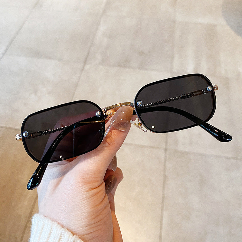 Lunettes de soleil carrées colorées à petite monture tendance pour femme