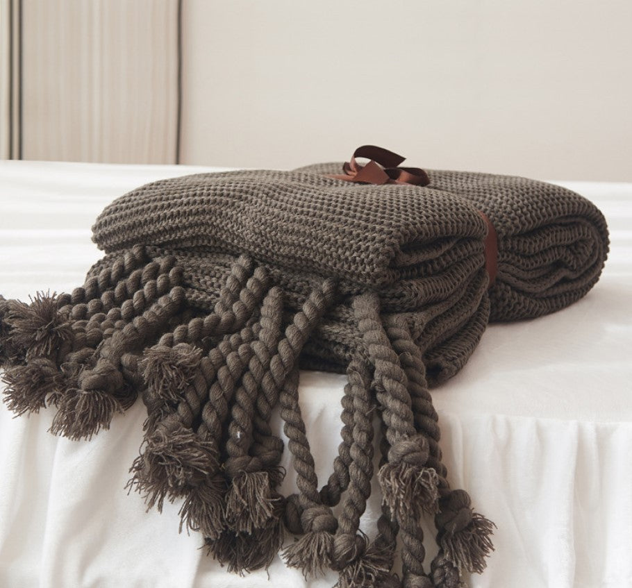 Office sofa blanket with tassel knitted thread blanket