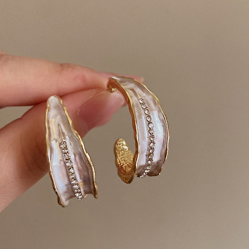 C-shaped Fashion Vintage Earrings For Women Design