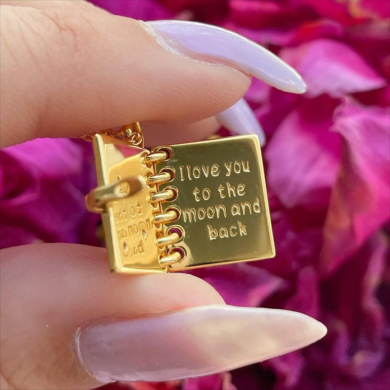 Collier ouvrable en forme de livre d'amour avec étoiles, lune et lettres gravées, pendentif de mode personnalisé pour cadeau de Saint-Valentin