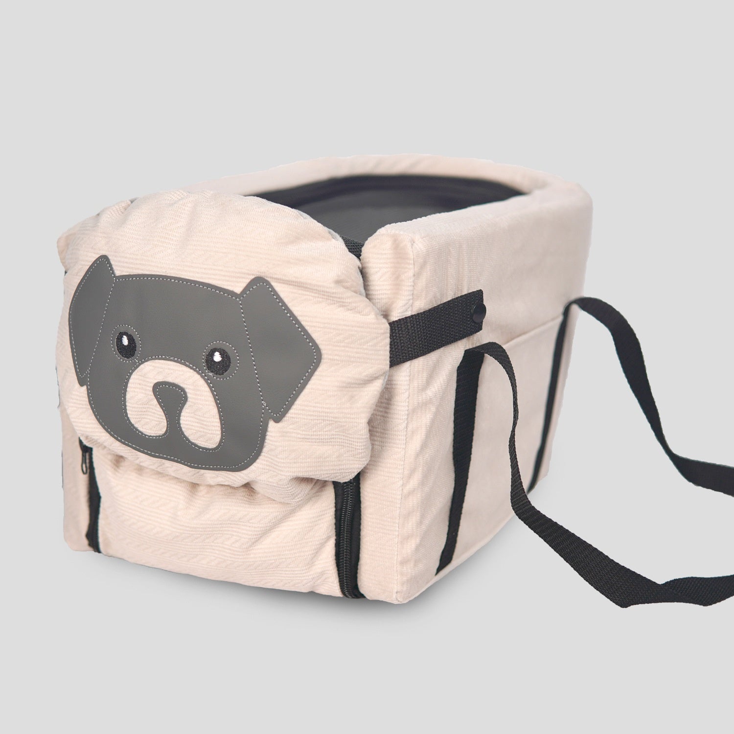 Les chats et les chiens sont sujets à transporter les sacs à dos de voyage, les sièges auto console et les accoudoirs de voiture.