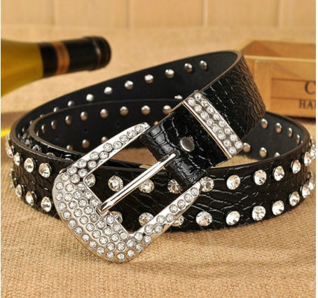 Ceinture large ornée de strass