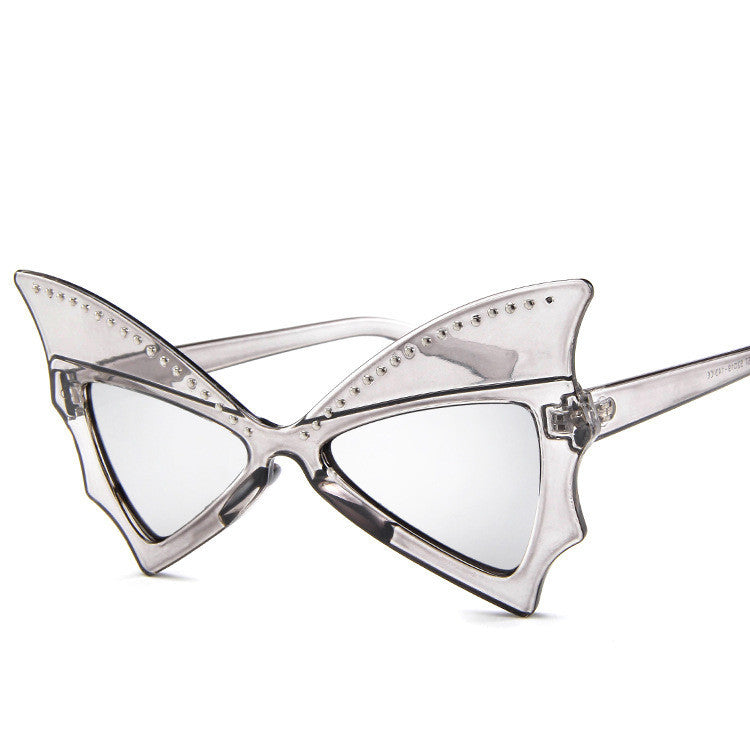 Lunettes de soleil cloutées chauve-souris