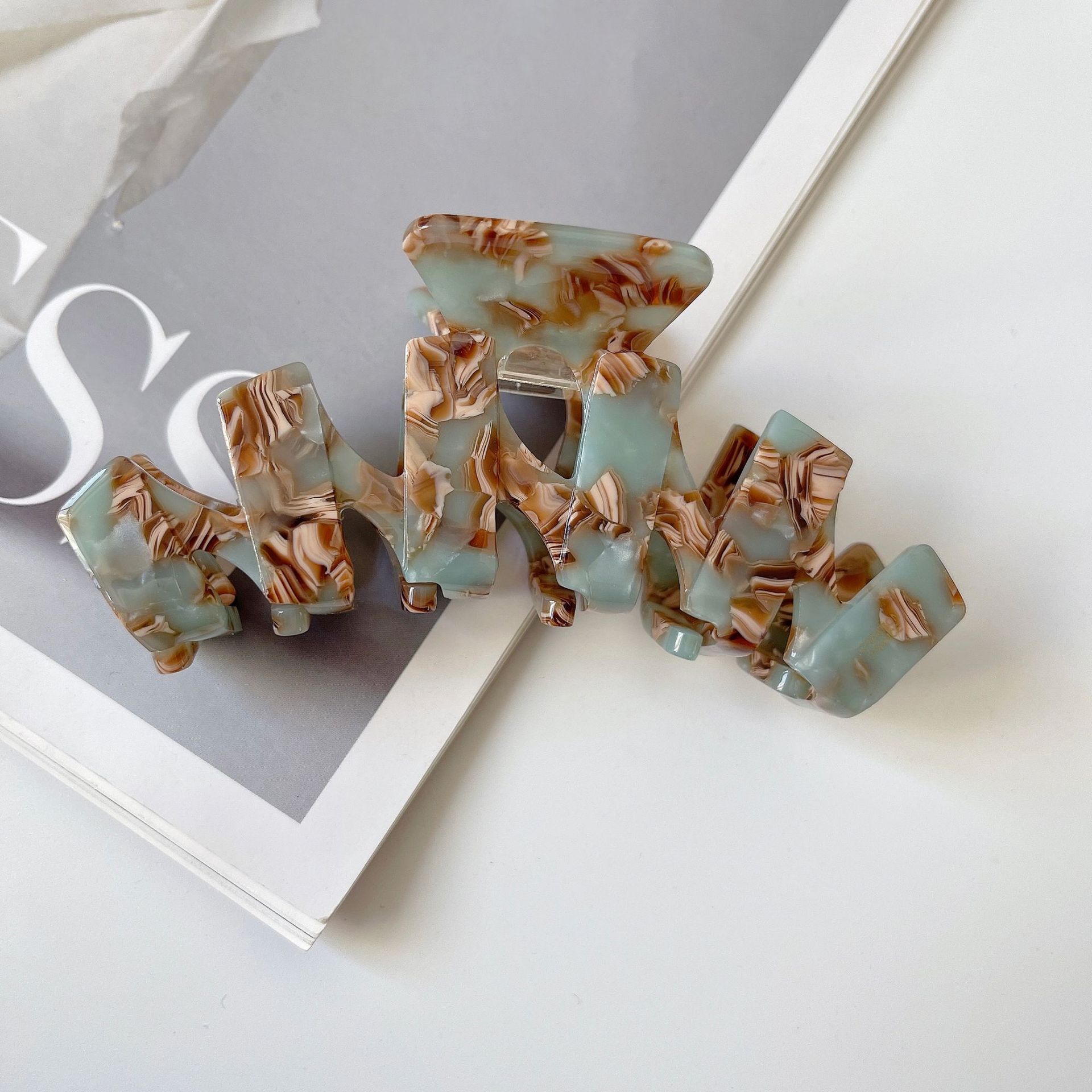 Elegant Acetate Large Back Head Updo Shark Clip