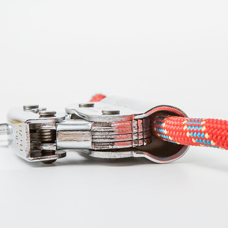 High-altitude safety rope self-locking device